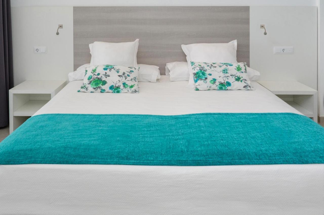 Quarto Duplo ou Twin com Vista Piscina (1 Adulto + 1 Criança)