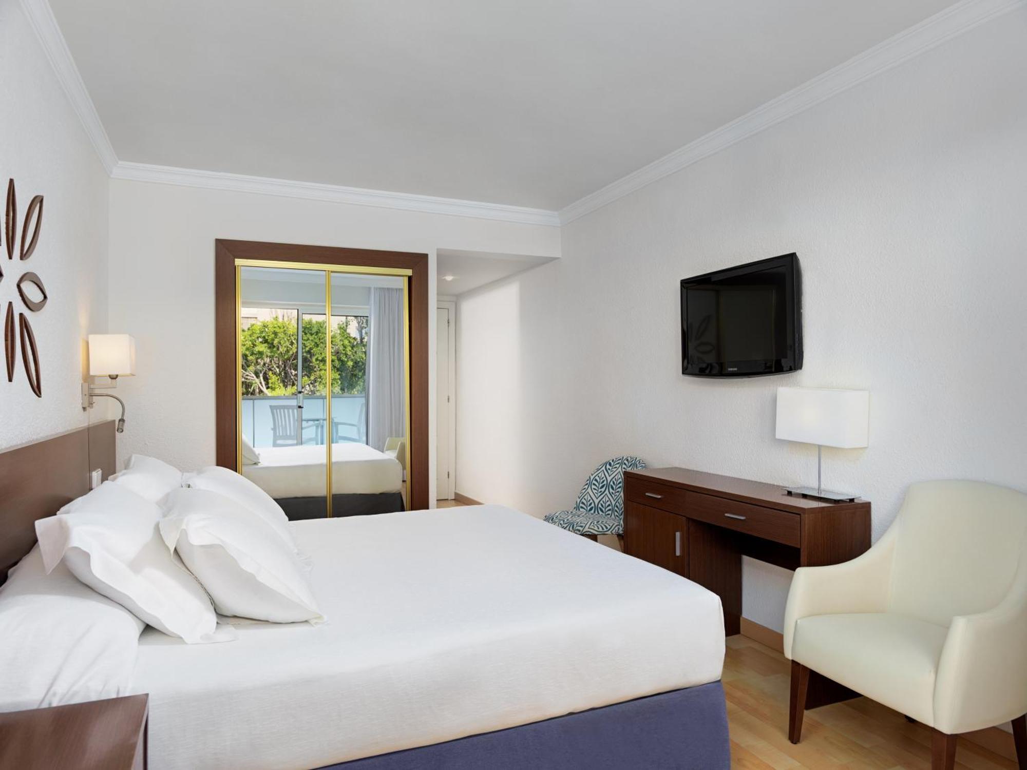 Twin or Double Room (2 Adults),1272892438:JPEG