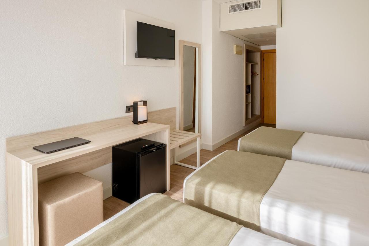 Triple Room (2 Adults + 1 Child),1498700470:JPEG