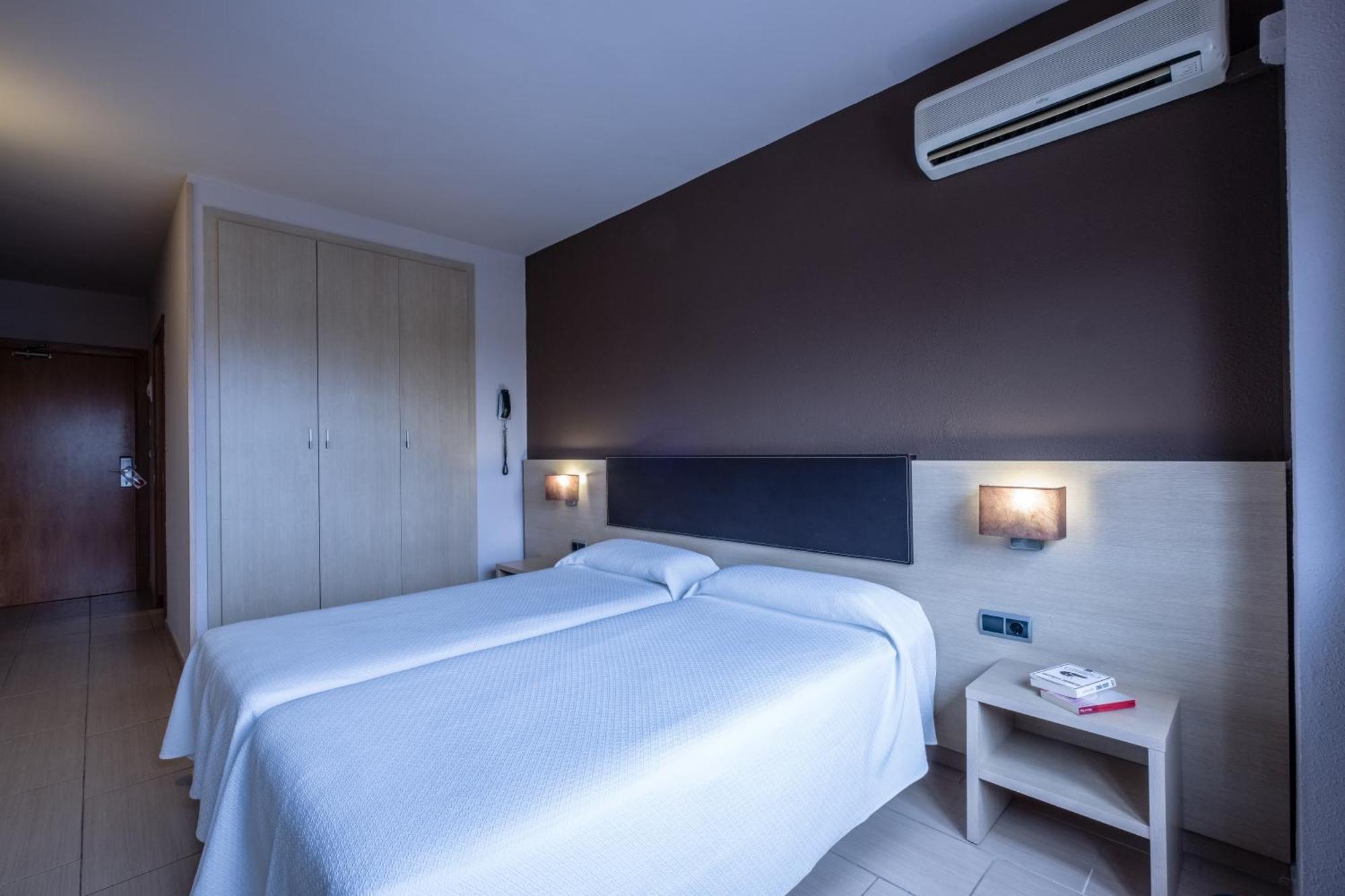 Standard Room,1431840004:JPEG
